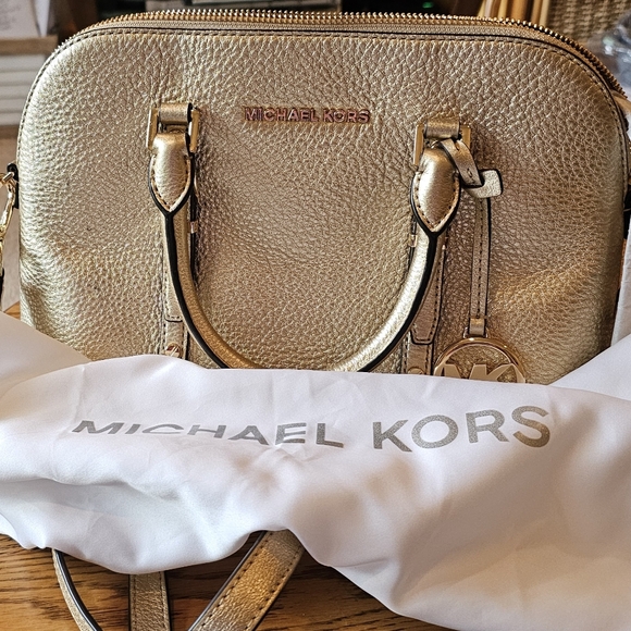 Leather Micheal Kors Gold Handbag with Matching Wallet - Picture 4 of 8